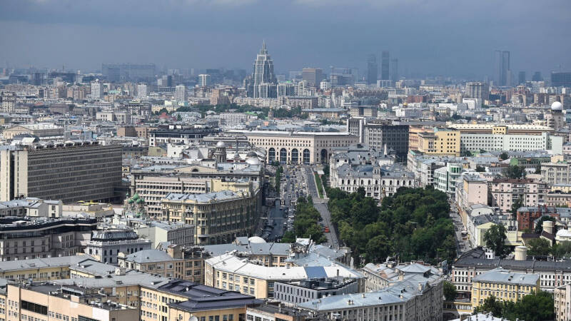 В Москве из-за ливня перекрыли движение на улице Покрышкина