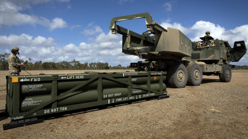 В ВСУ признали применение HIMARS по понтонным мостам в Курской области