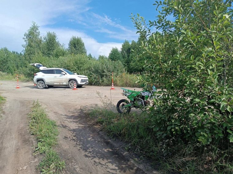 В Тюменской области подросток на питбайке влетел во внедорожник. Фото